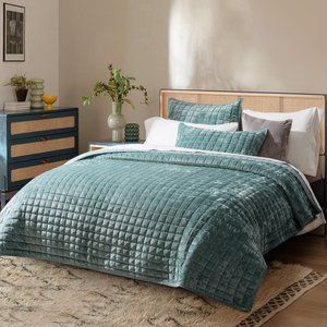 Aqua Green Blue Soft Quilted Square Velvet Bedding Set King Size Bed Quilt Shams